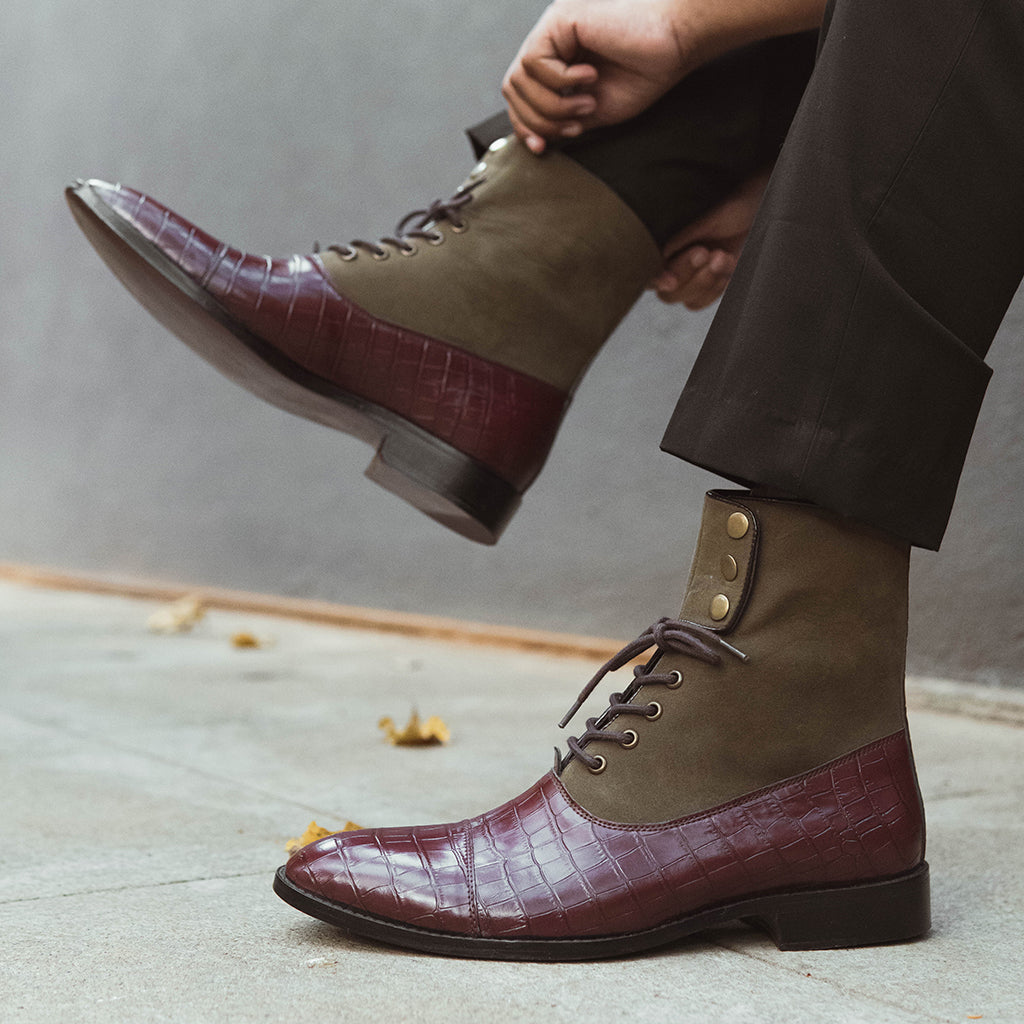 ANKLE BOOTS WITH BUTTON STRAP - HEIGHT ELEVATION